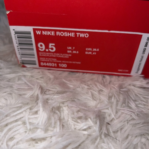 nike shoes - Picture 2 of 2